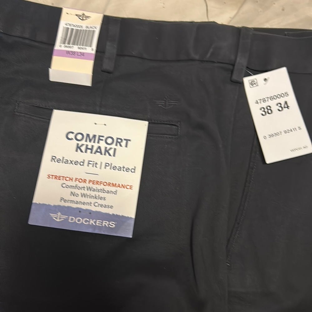Dockers brand new khakis with label